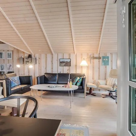 Bryngeir - 100m From The Sea By Interhome